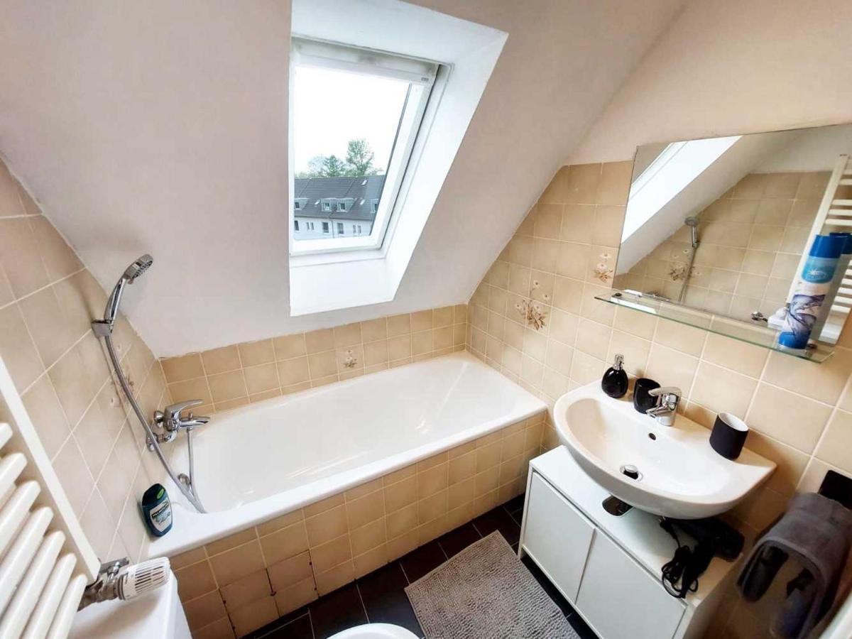 Cozy Apartment With Garden In Gelsenkirchen Luaran gambar